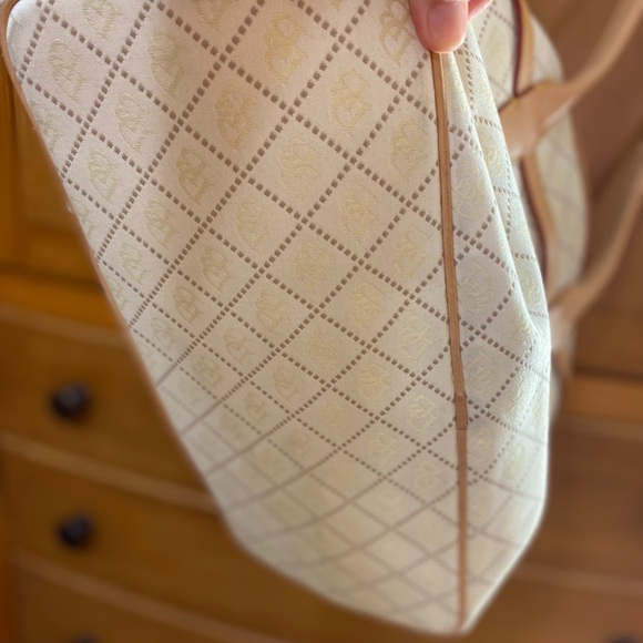 Dooney and Bourke - Picture 11 of 14